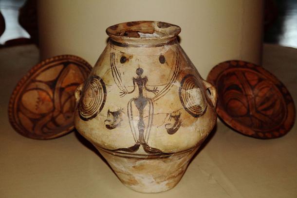 Pottery from the Cucuteni–Trypillian culture depicting a female goddess and kept at the National History Museum of Moldova. (Cristian Chirita / CC BY-SA 3.0)